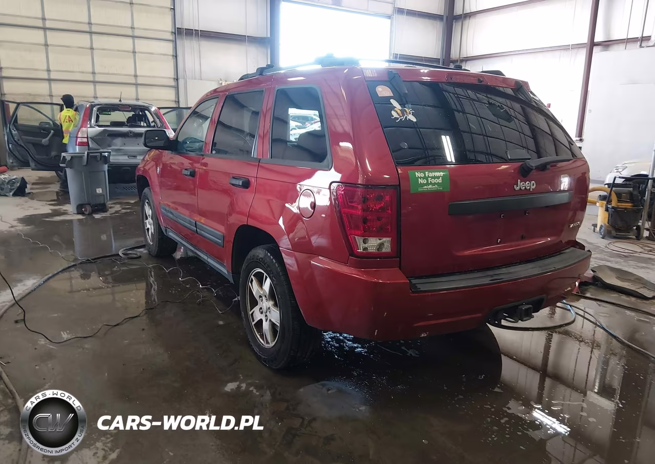 2005 Jeep Grand Cherokee Laredo VIN:1J4HR48N15C628827 - 3