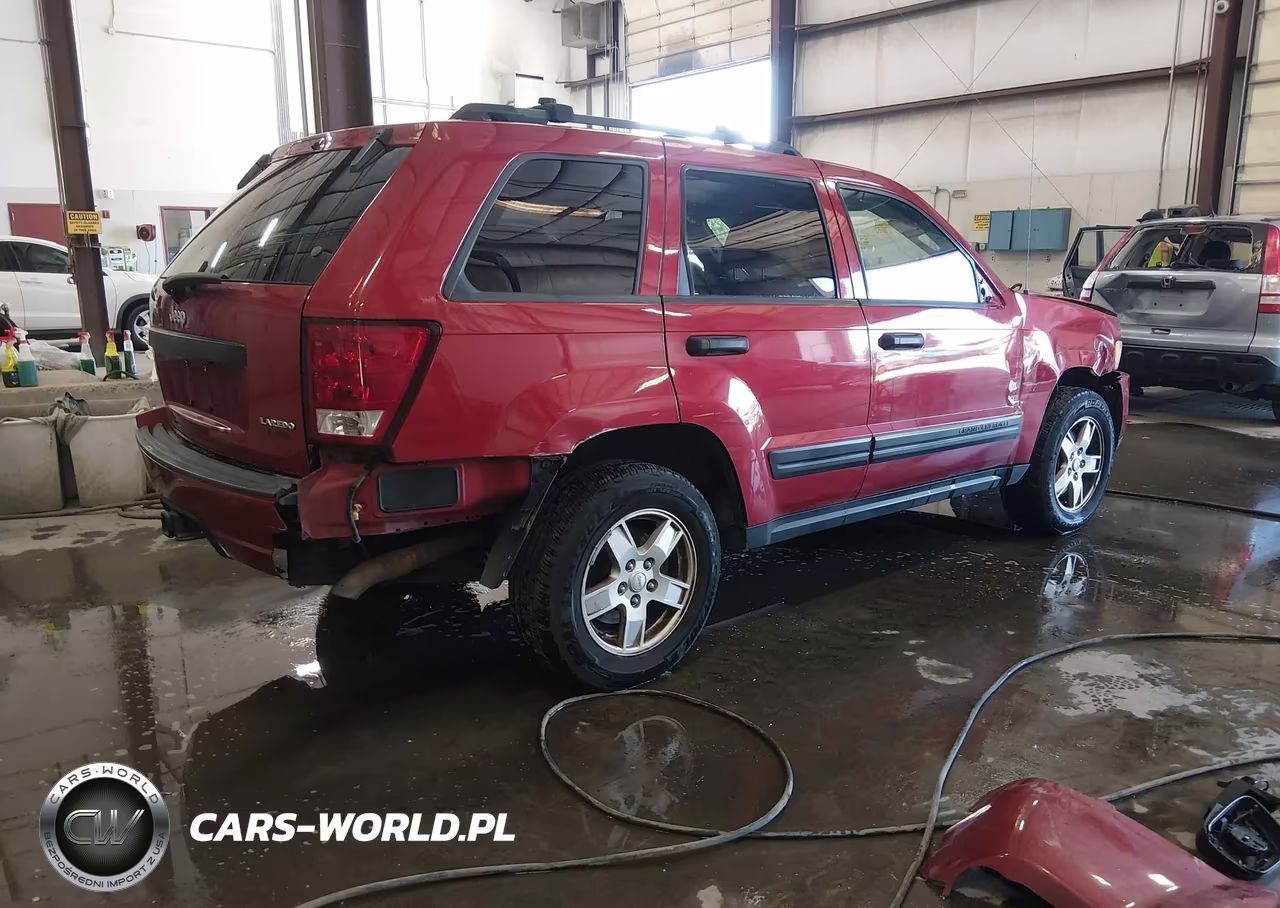 2005 Jeep Grand Cherokee Laredo VIN:1J4HR48N15C628827 - 4