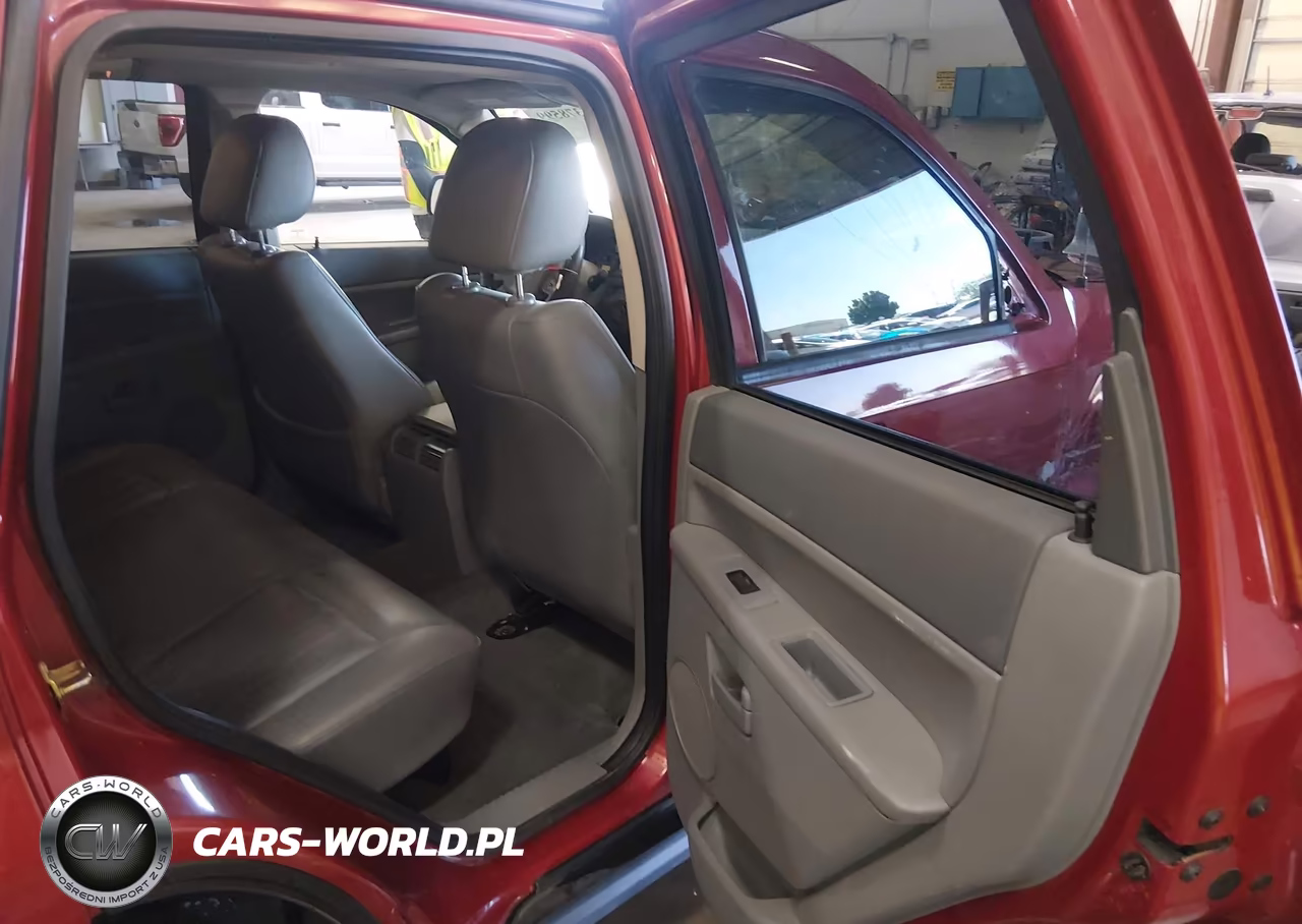 2005 Jeep Grand Cherokee Laredo VIN:1J4HR48N15C628827 - 8
