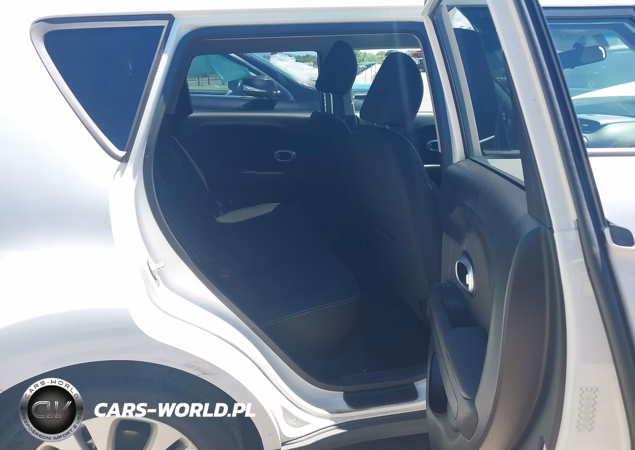 2014 Kia Soul + VIN:KNDJP3A53E7037635 - 8