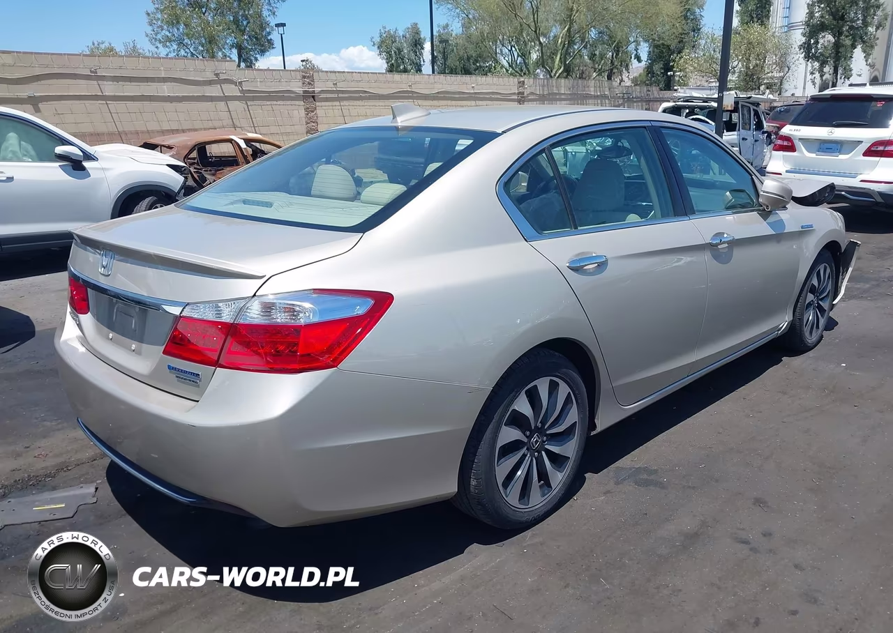 2014 Honda Accord Hybrid Touring VIN:1HGCR6F70EA004482 - 4