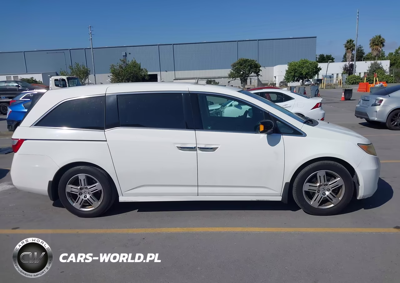 2011 Honda Odyssey Touring-Touring Elite VIN:5FNRL5H93BB008662 - 13
