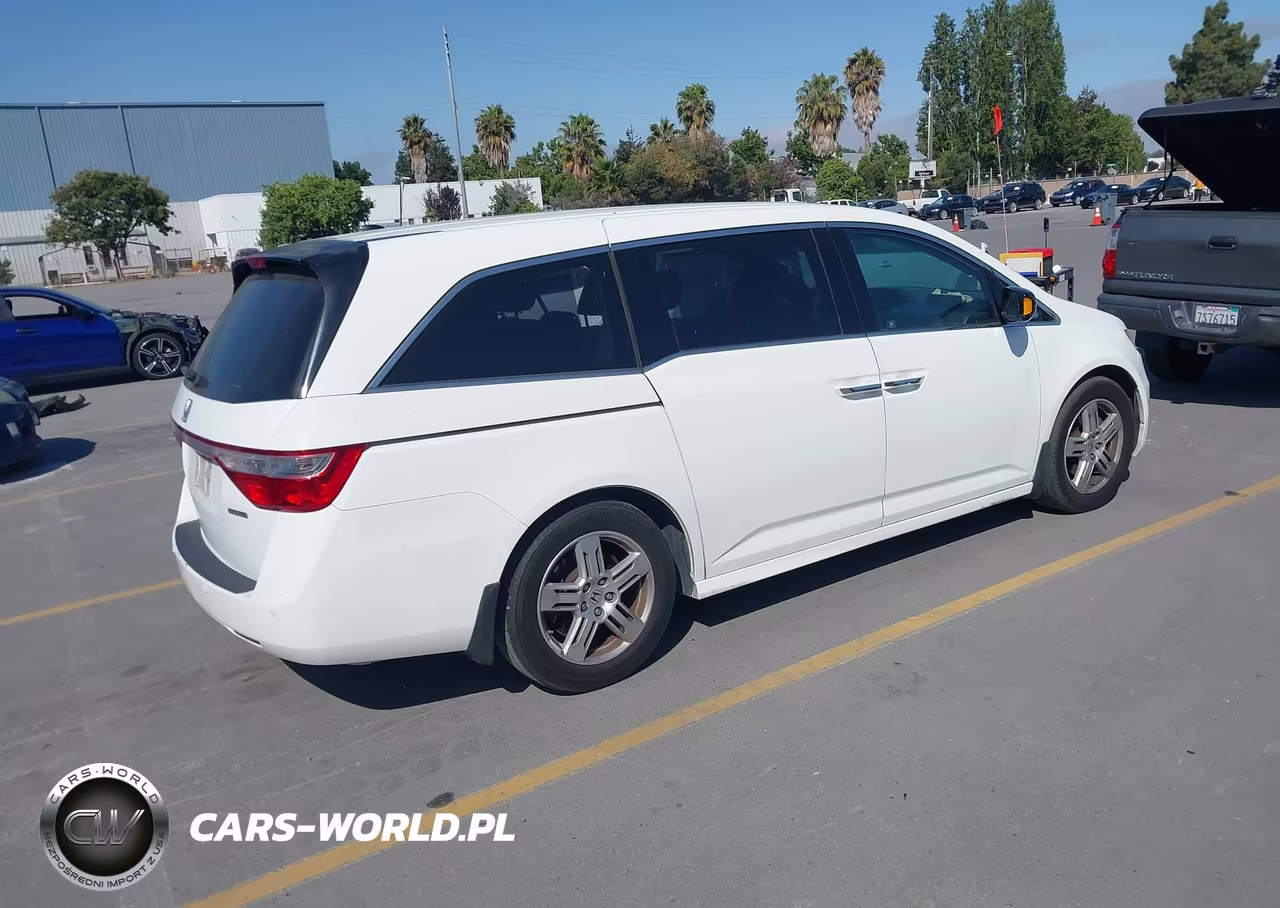 2011 Honda Odyssey Touring-Touring Elite VIN:5FNRL5H93BB008662 - 4