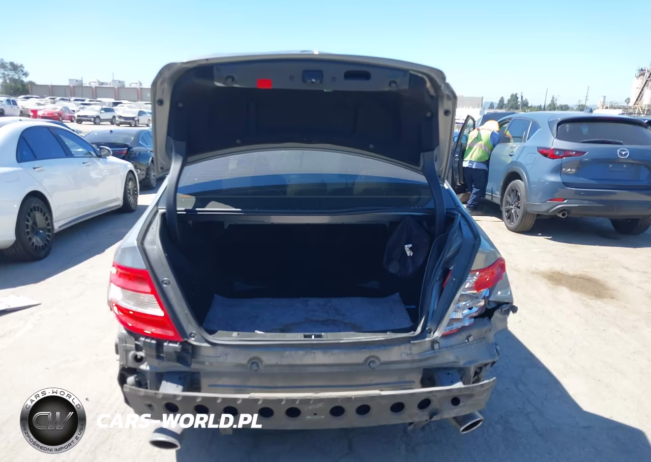 2011 Mercedes-Benz C 300 Sport VIN:WDDGF5EB8BA528196 - 6