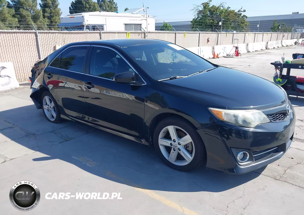 2014 Toyota Camry Se – zdjęcie 1 z 17