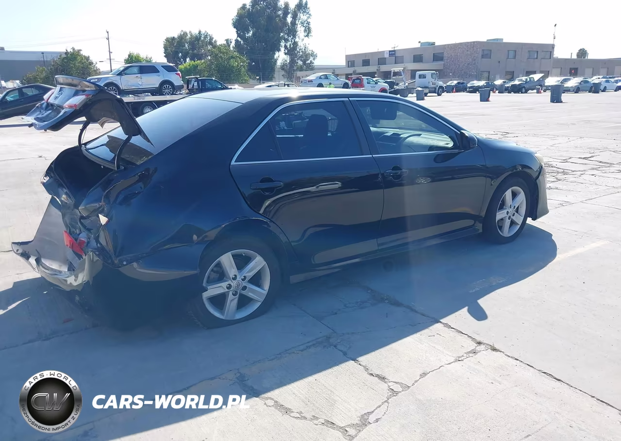 2014 Toyota Camry Se VIN:4T1BF1FKXEU430538 - 4