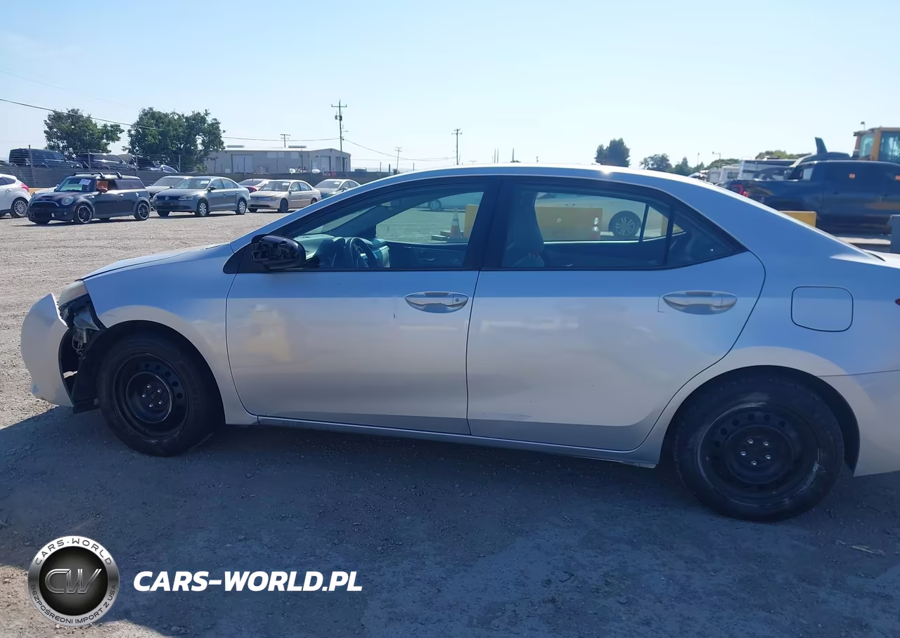 2016 Toyota Corolla Le VIN:2T1BURHE3GC571323 - 17