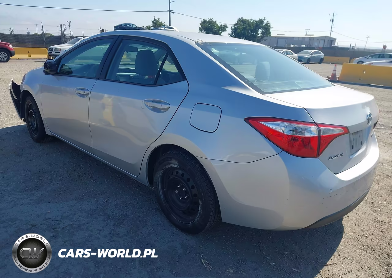 2016 Toyota Corolla Le VIN:2T1BURHE3GC571323 - 3