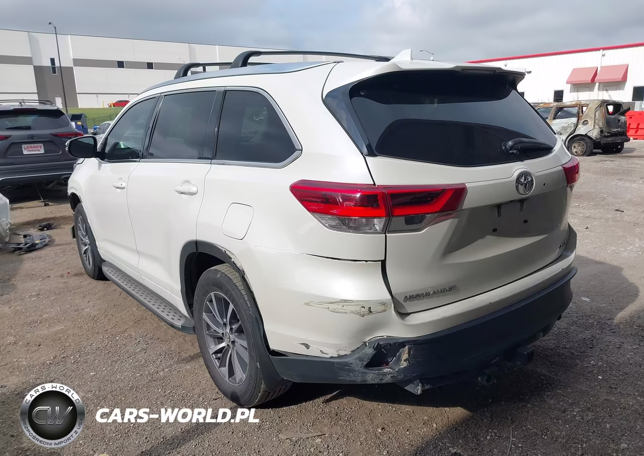 2017 Toyota Highlander Xle VIN:5TDKZRFH7HS510774 - 3