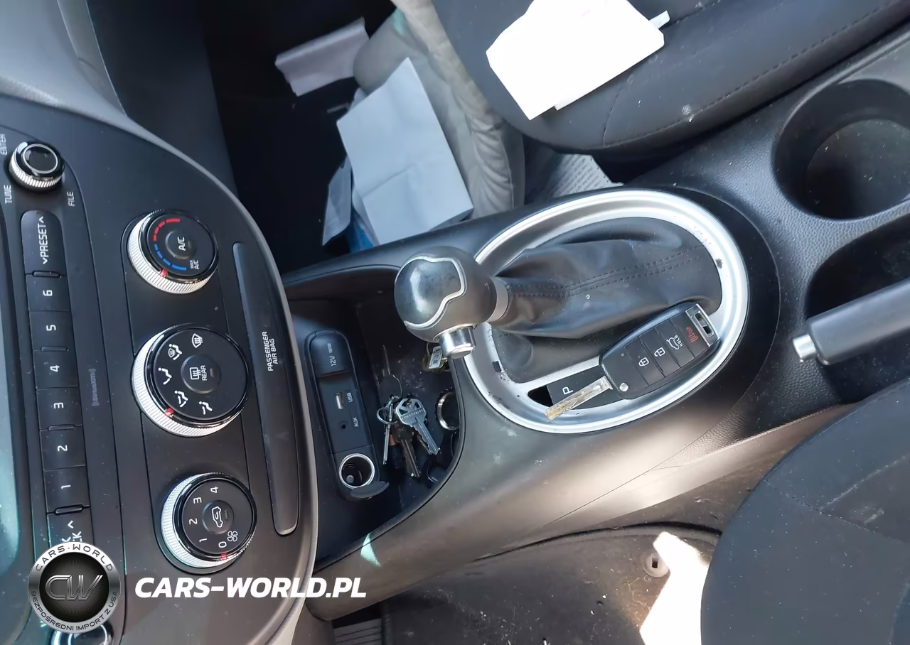2017 Kia Soul VIN:KNDJN2A2XH7466894 - 11