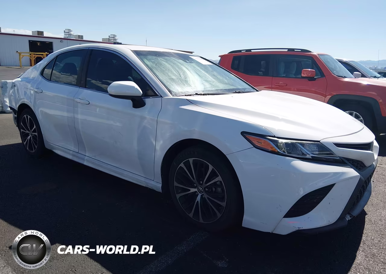2018 Toyota Camry Se – zdjęcie 1 z 16
