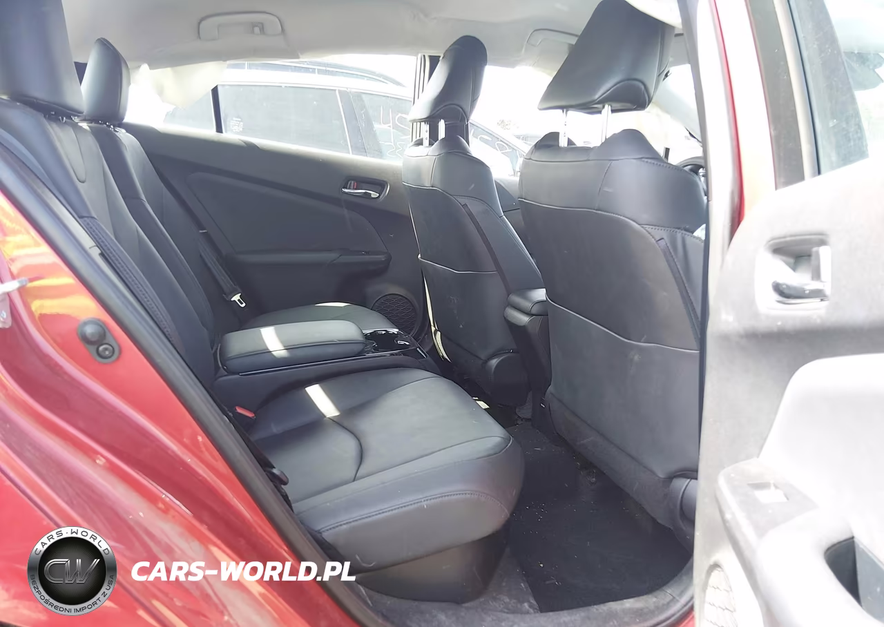 2017 Toyota Prius Prime Premium VIN:JTDKARFP3H3002351 - 8