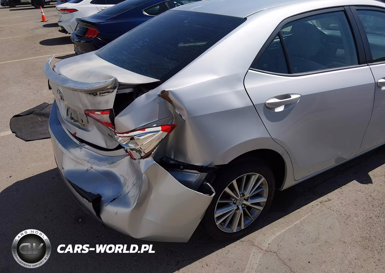 2015 Toyota Corolla Le Plus VIN:5YFBURHE5FP262953 - 17