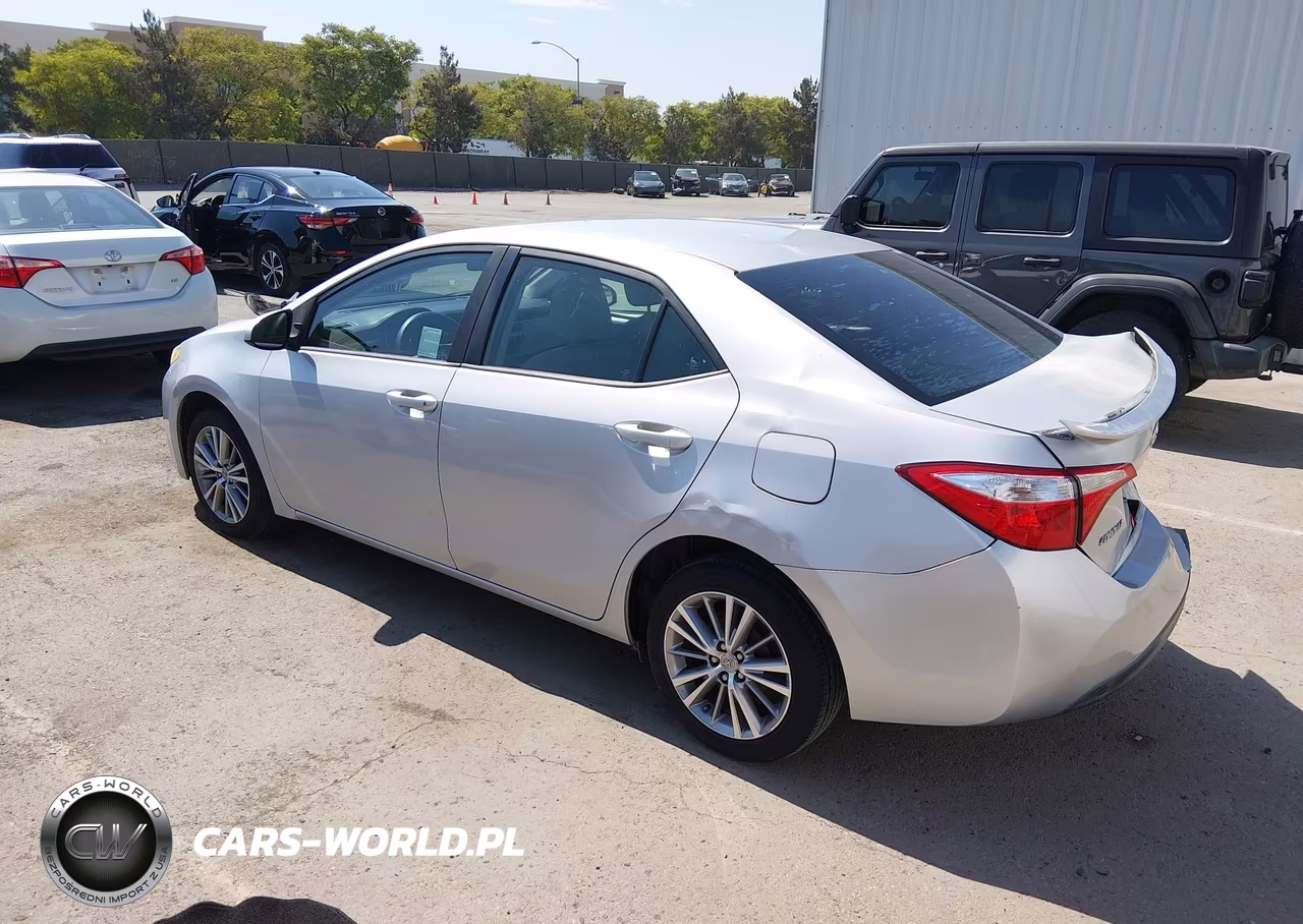 2015 Toyota Corolla Le Plus VIN:5YFBURHE5FP262953 - 3