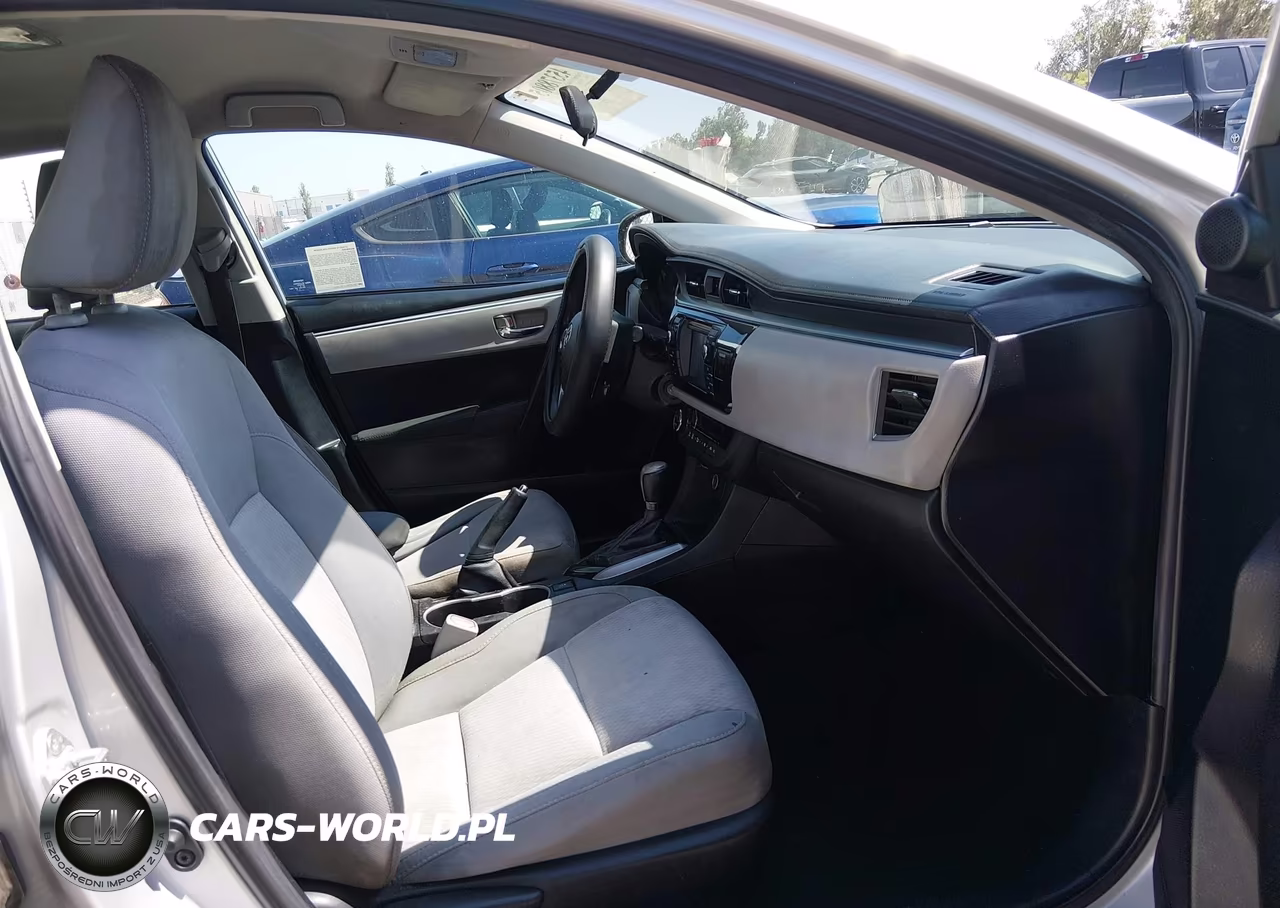 2015 Toyota Corolla Le Plus VIN:5YFBURHE5FP262953 - 5