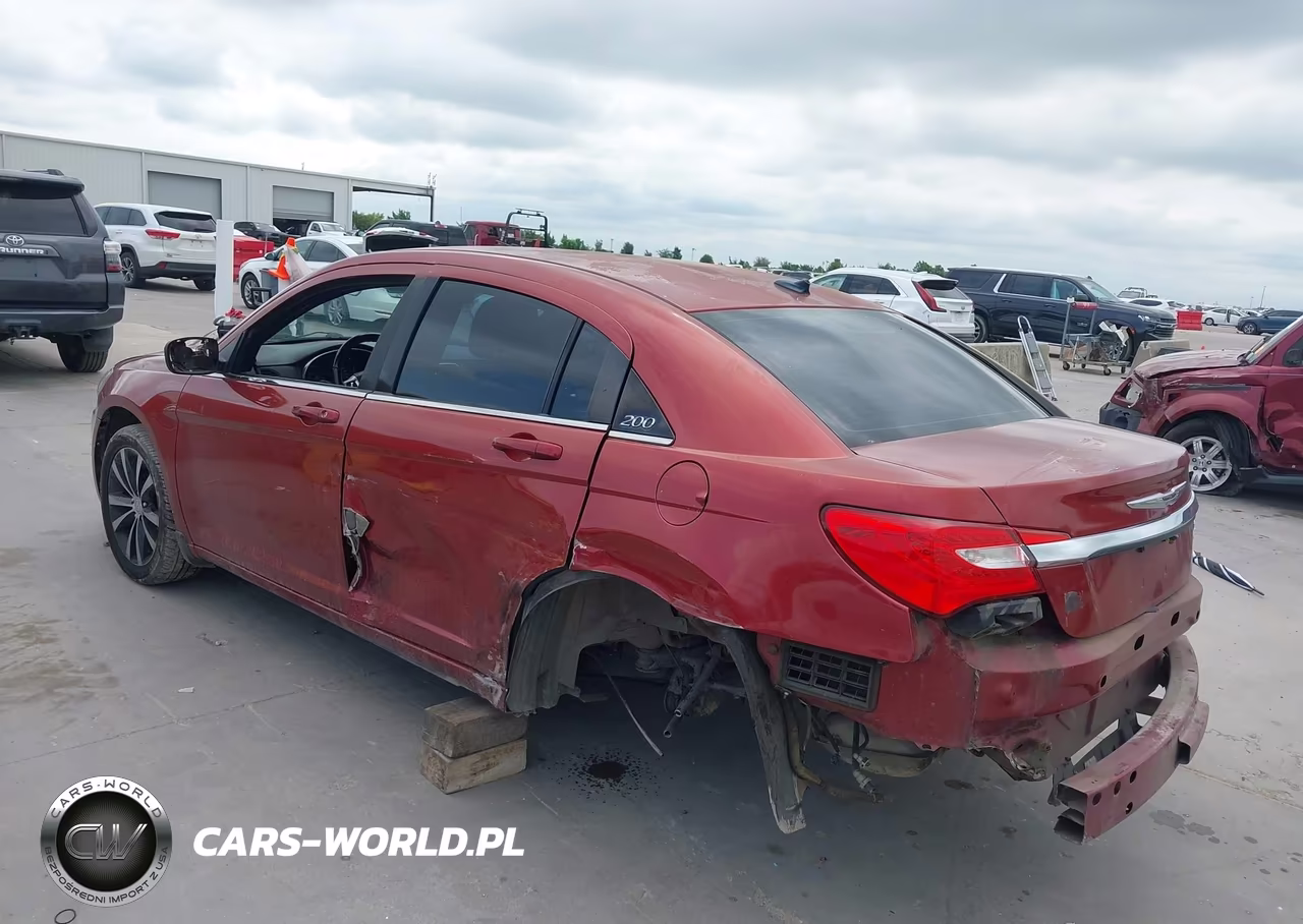 2013 Chrysler 200 Touring VIN:1C3CCBBB1DN727353 - 3
