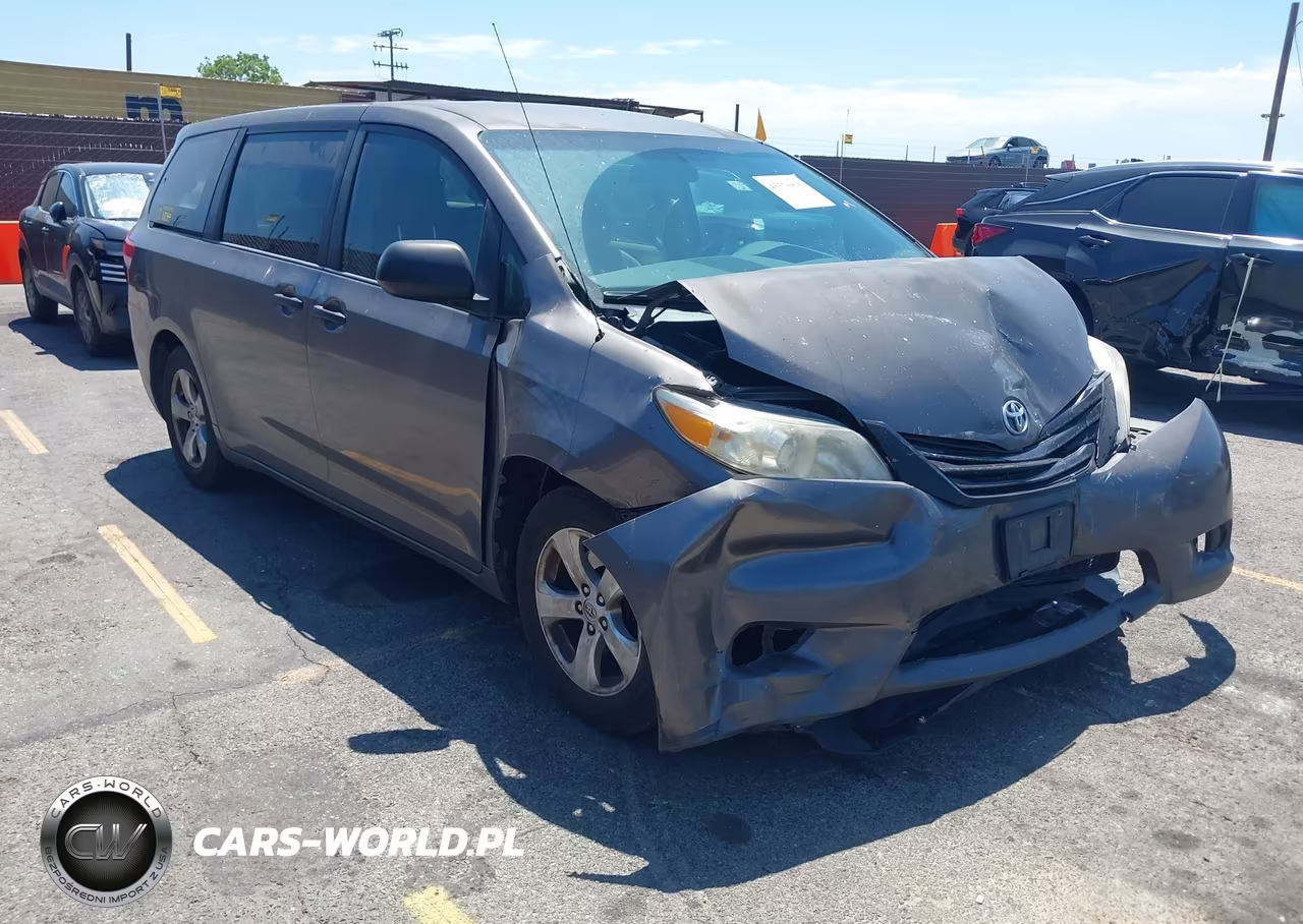 2013 Toyota Sienna L V6 7 Passenger – zdjęcie 1 z 16
