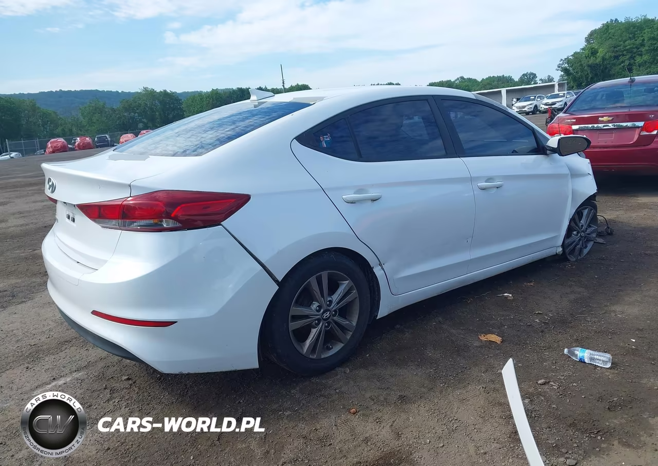 2017 Hyundai Elantra Se VIN:5NPD84LF5HH121042 - 4