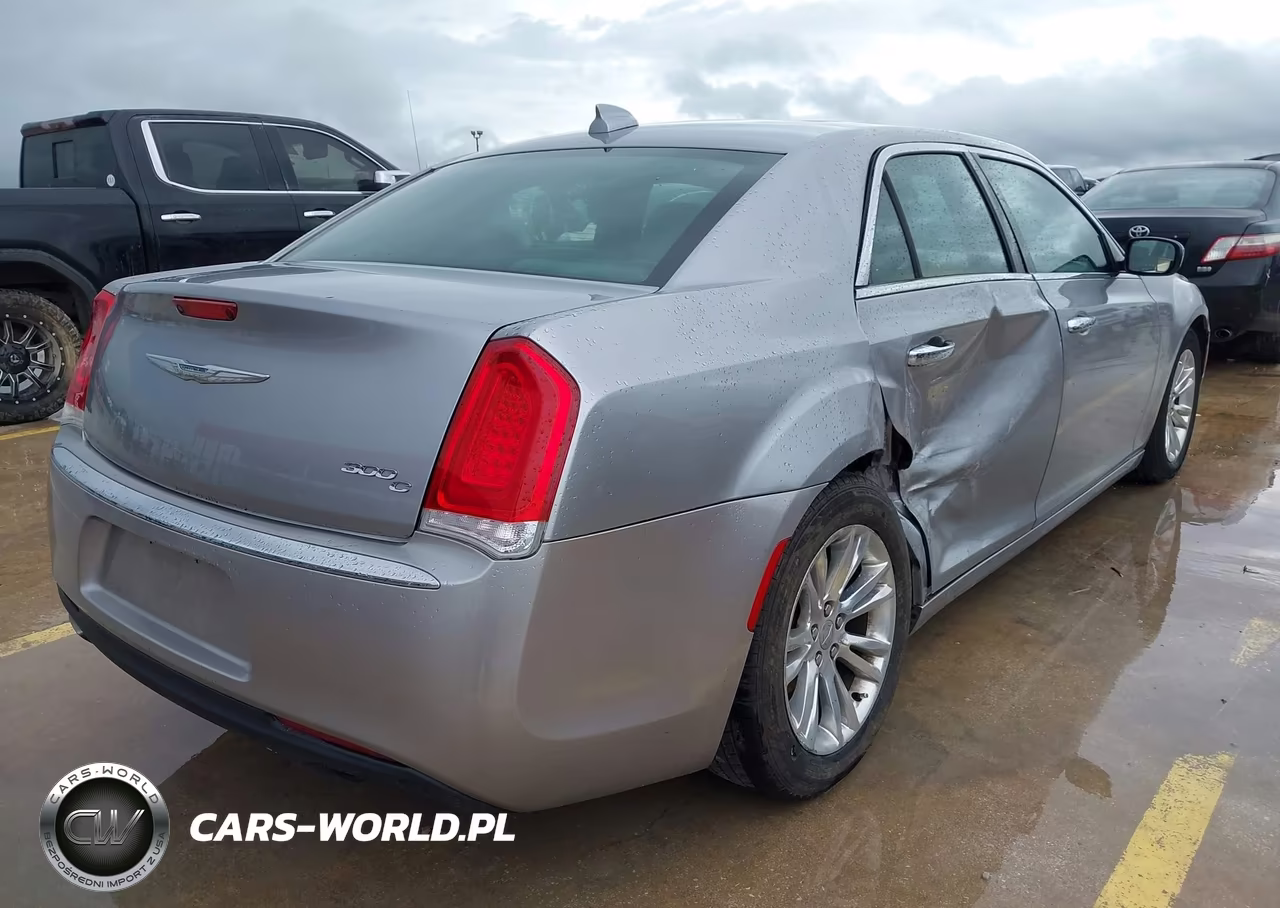 2016 Chrysler 300C VIN:2C3CCAEG2GH190121 - 4