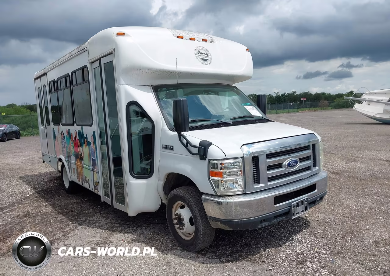 2017 Ford E-350 Cutaway