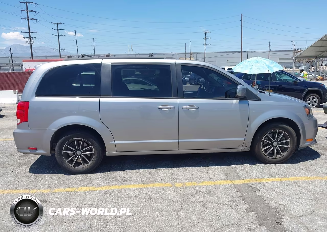 2018 Dodge Grand Caravan Gt VIN:2C4RDGEG0JR284876 - 13