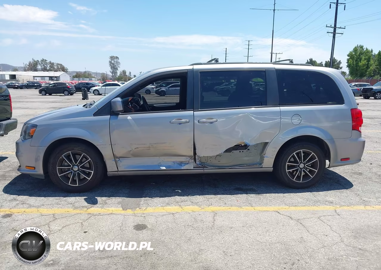2018 Dodge Grand Caravan Gt VIN:2C4RDGEG0JR284876 - 14