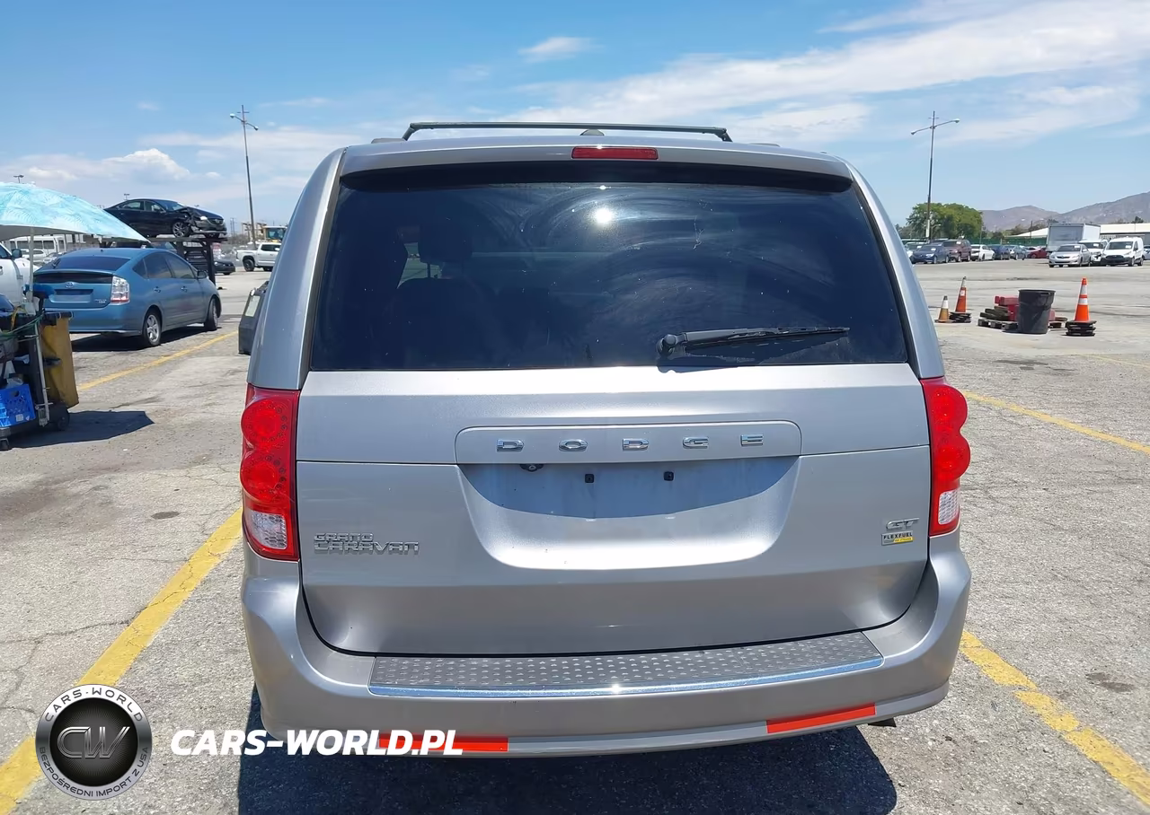 2018 Dodge Grand Caravan Gt VIN:2C4RDGEG0JR284876 - 16