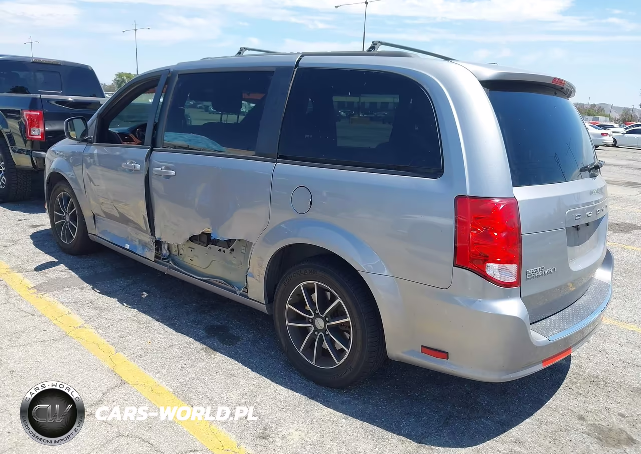 2018 Dodge Grand Caravan Gt VIN:2C4RDGEG0JR284876 - 3
