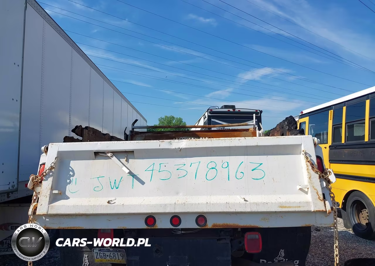 2005 Ford F-450 VIN:1FDXF47P35EB33154 - 16