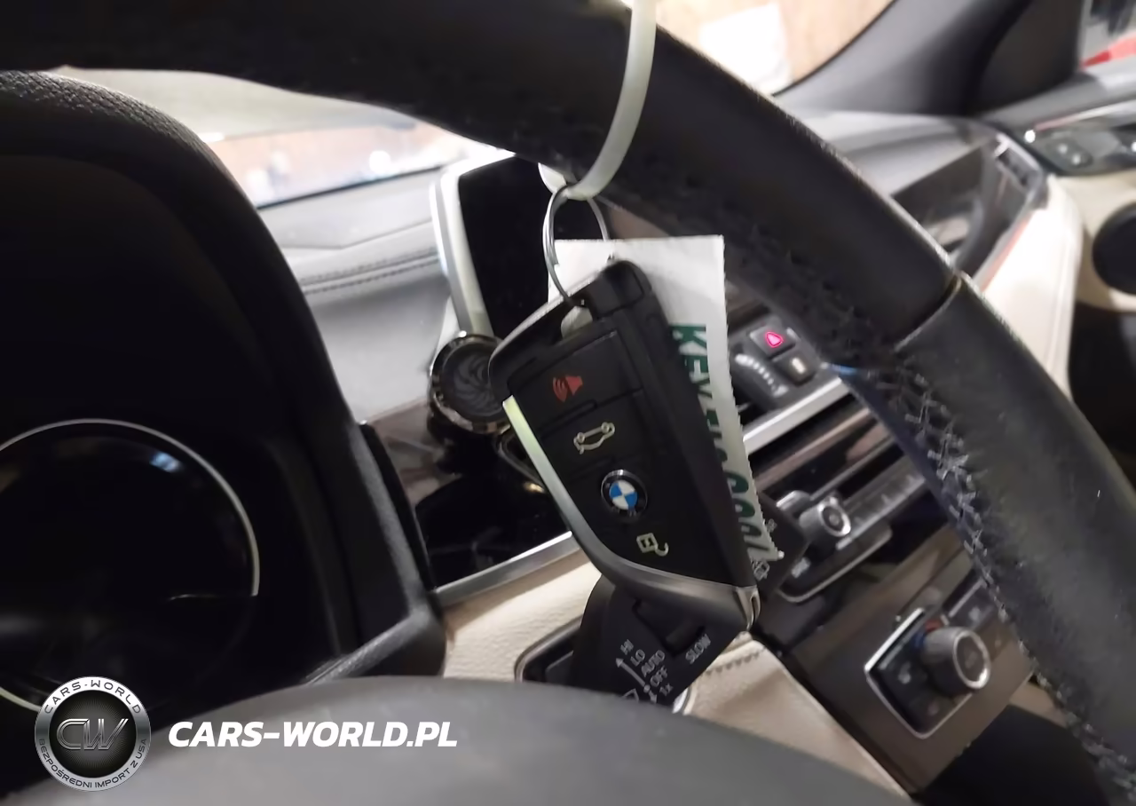2018 BMW X2 xDrive28I VIN:WBXYJ5C35JEF77376 - 11