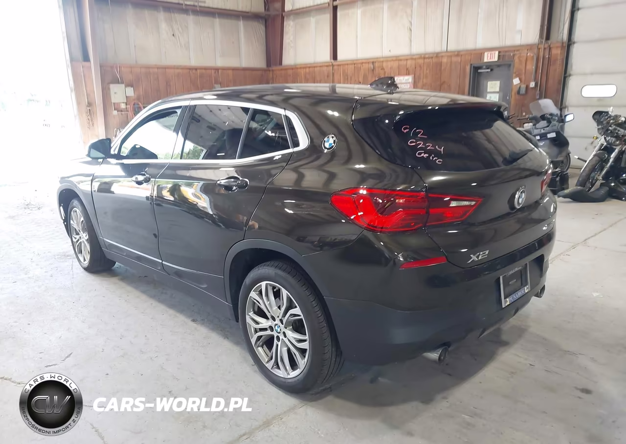 2018 BMW X2 xDrive28I VIN:WBXYJ5C35JEF77376 - 3