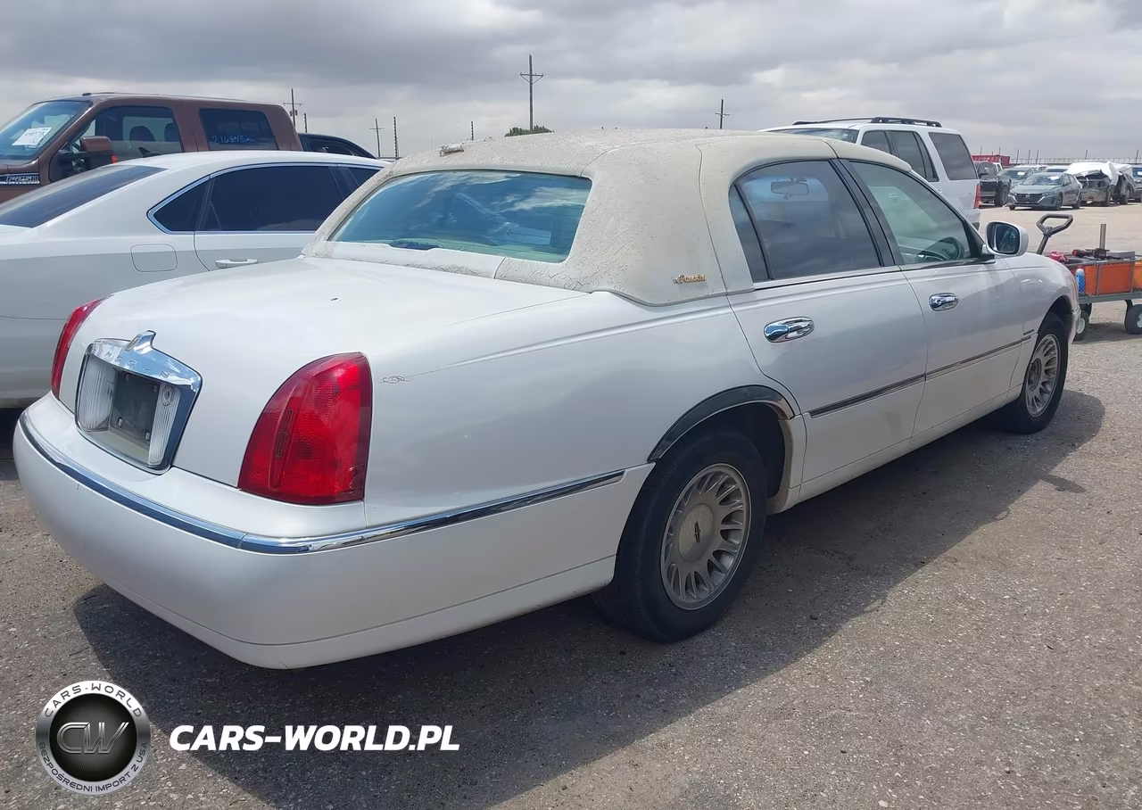1998 Lincoln Town Car Cartier VIN:1LNFM83W4WY692041 - 4