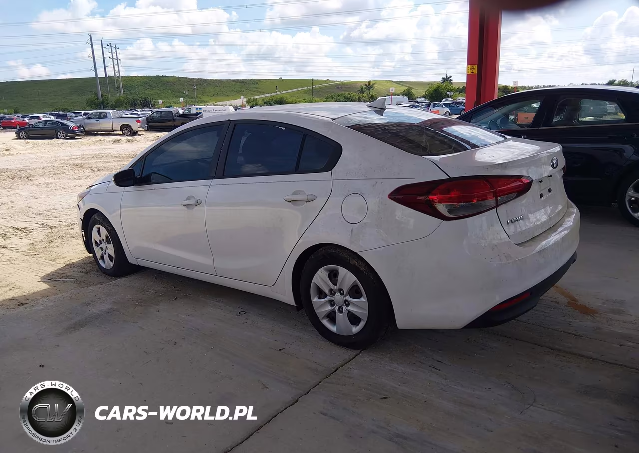 2018 Kia Forte Lx VIN:3KPFK4A79JE228840 - 14