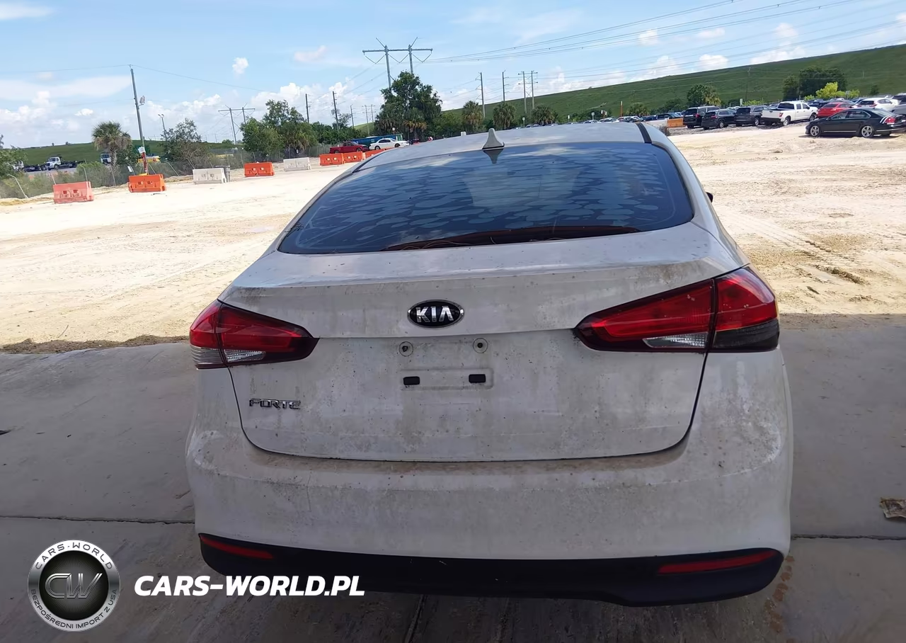 2018 Kia Forte Lx VIN:3KPFK4A79JE228840 - 16