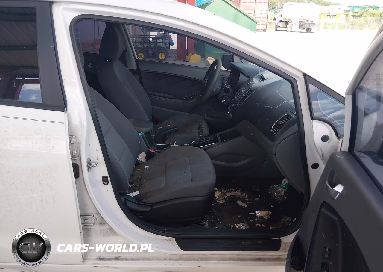 2018 Kia Forte Lx VIN:3KPFK4A79JE228840 - 5