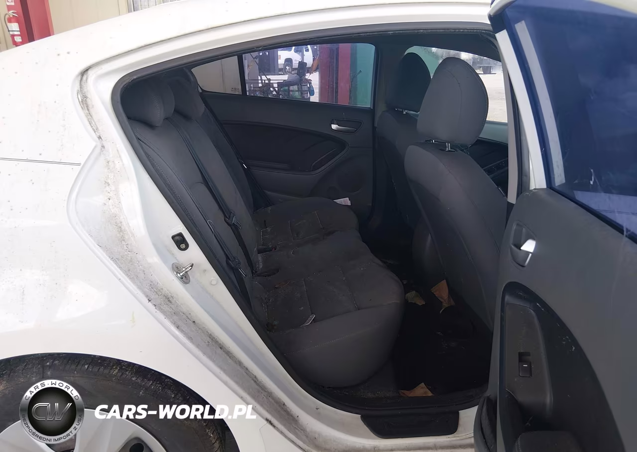 2018 Kia Forte Lx VIN:3KPFK4A79JE228840 - 8