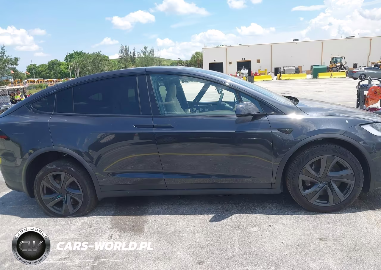 2026 Tesla Model X All-Wheel Drive VIN:7SAXCBE51TF473212 - 13