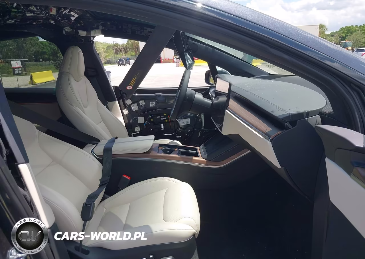 2026 Tesla Model X All-Wheel Drive VIN:7SAXCBE51TF473212 - 5