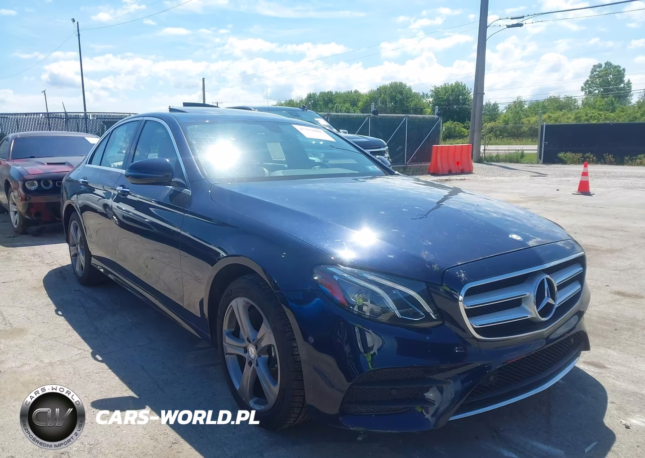 2017 Mercedes-Benz E 300 4Matic – zdjęcie 1 z 16