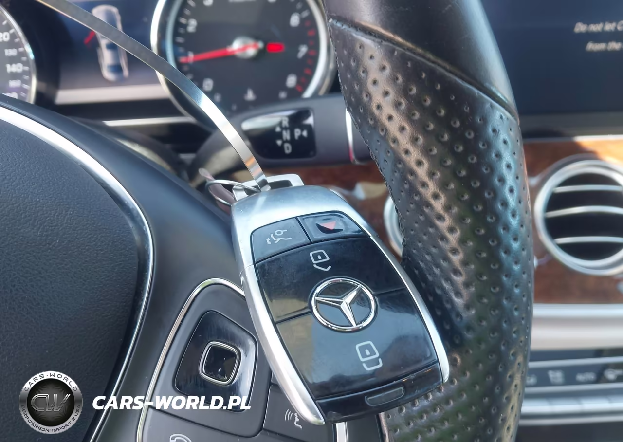 2017 Mercedes-Benz E 300 4Matic VIN:WDDZF4KBXHA195306 - 11