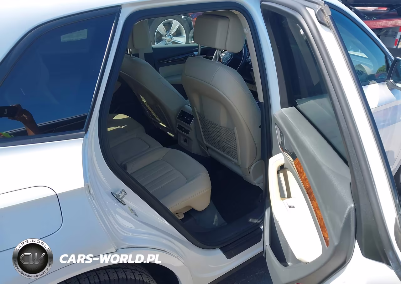 2018 Audi Q5 2.0T Premium-2.0T Tech Premium VIN:WA1ANAFY1J2153589 - 8