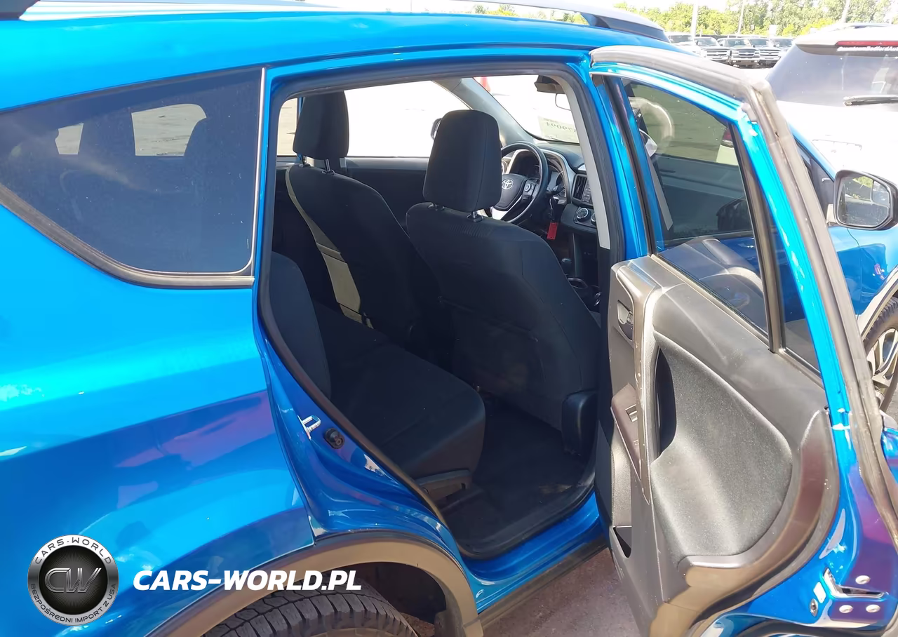 2018 Toyota Rav4 Le VIN:JTMBFREV6JJ734220 - 8