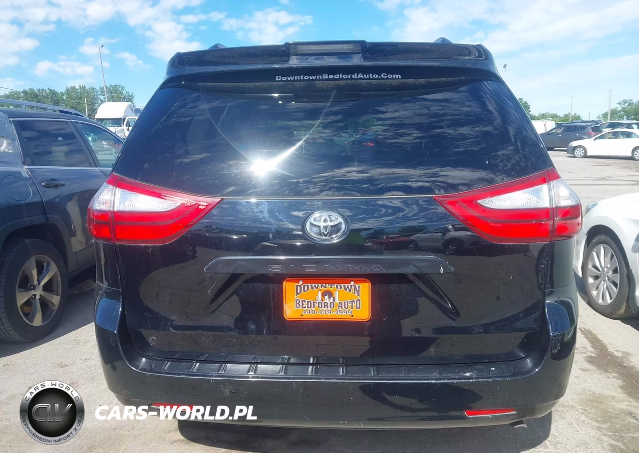 2019 Toyota Sienna 7-Passenger VIN:5TDZZ3DC4KS977130 - 16
