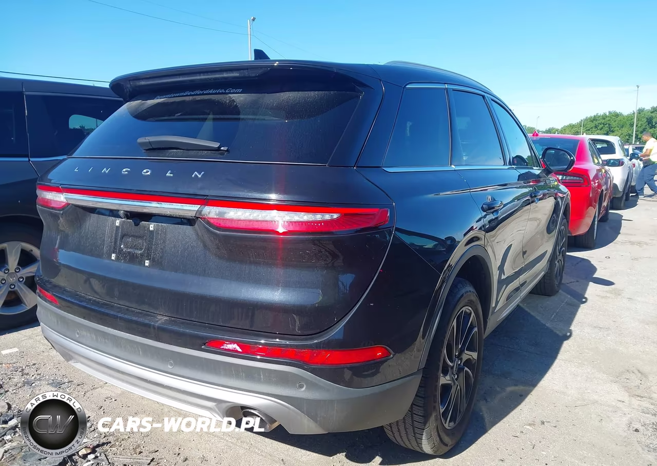 2020 Lincoln Corsair Standard VIN:5LMCJ1C90LUL15607 - 4