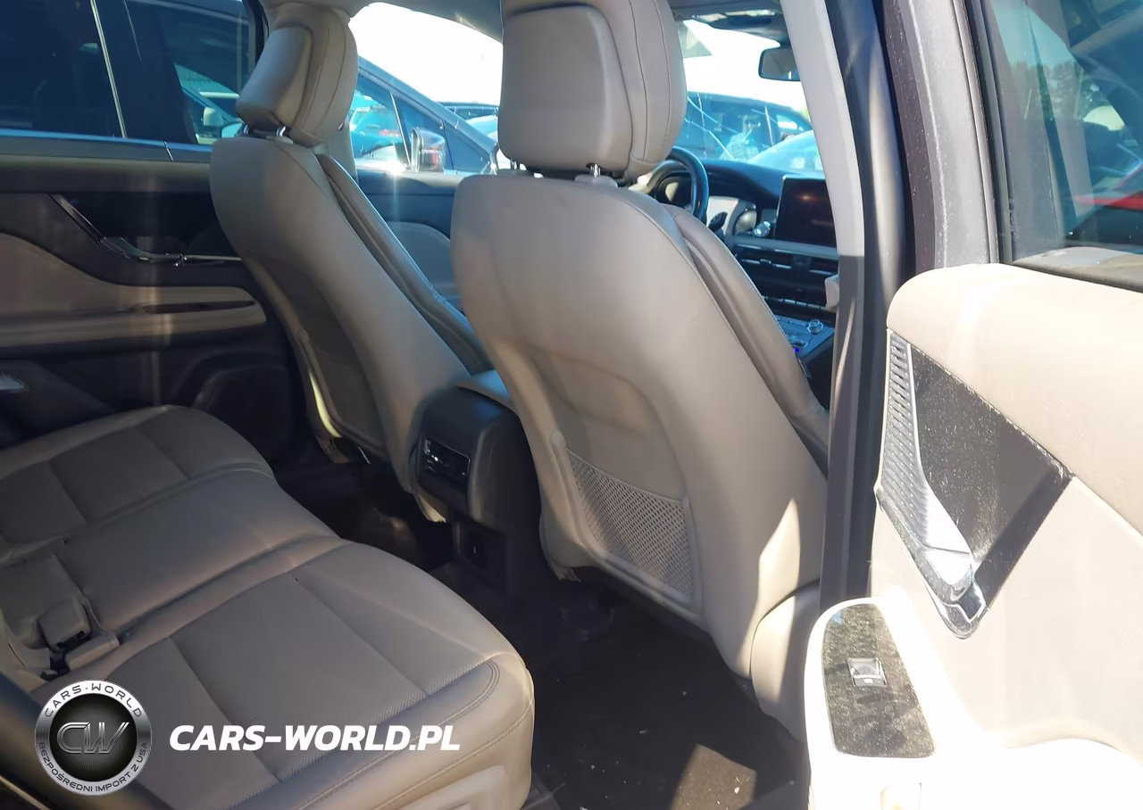 2020 Lincoln Corsair Standard VIN:5LMCJ1C90LUL15607 - 8