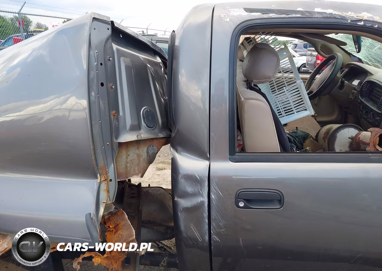 2003 Toyota Tundra VIN:5TBJN321X3S336715 - 8