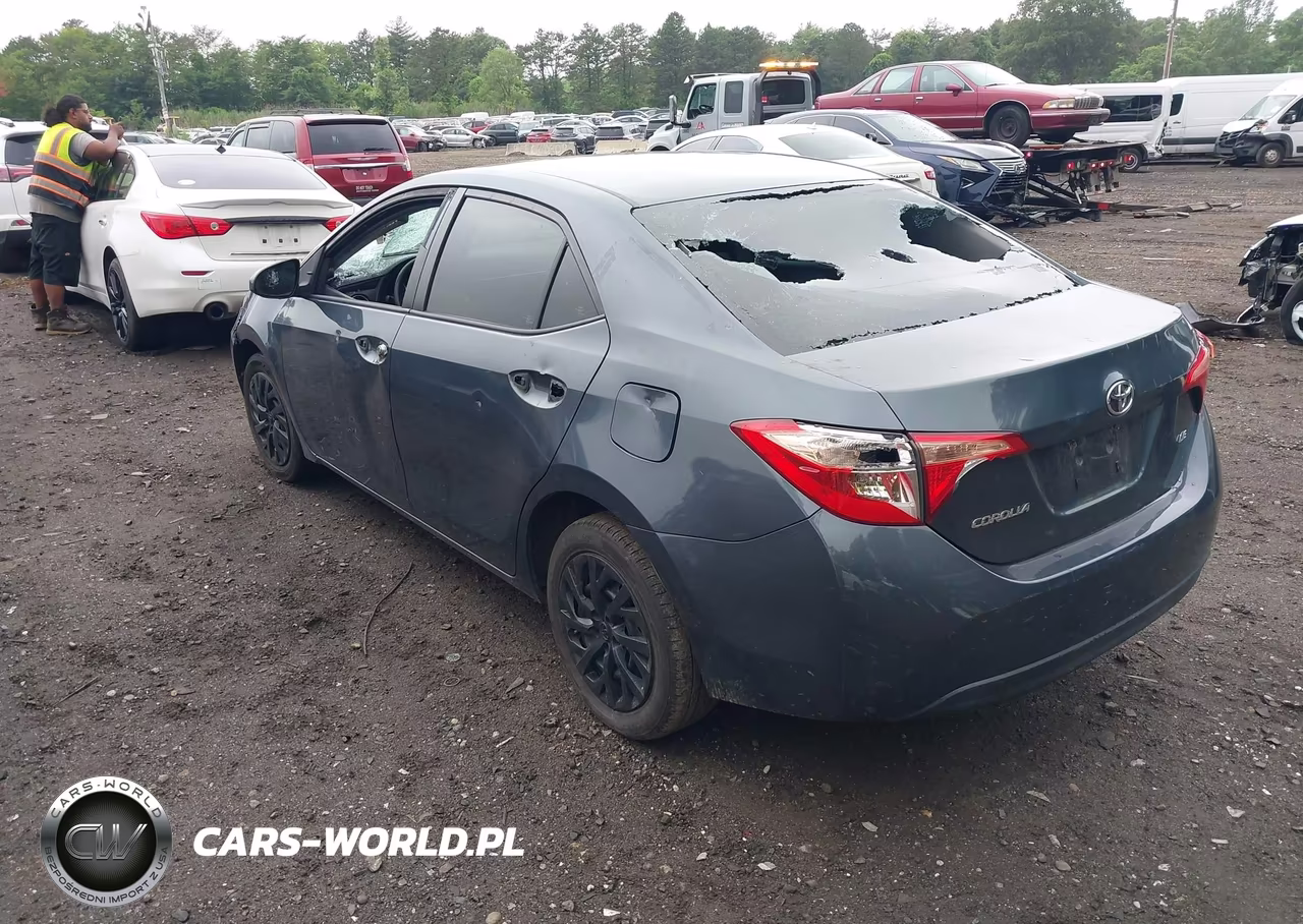 2019 Toyota Corolla Le VIN:5YFBURHE3KP913684 - 3