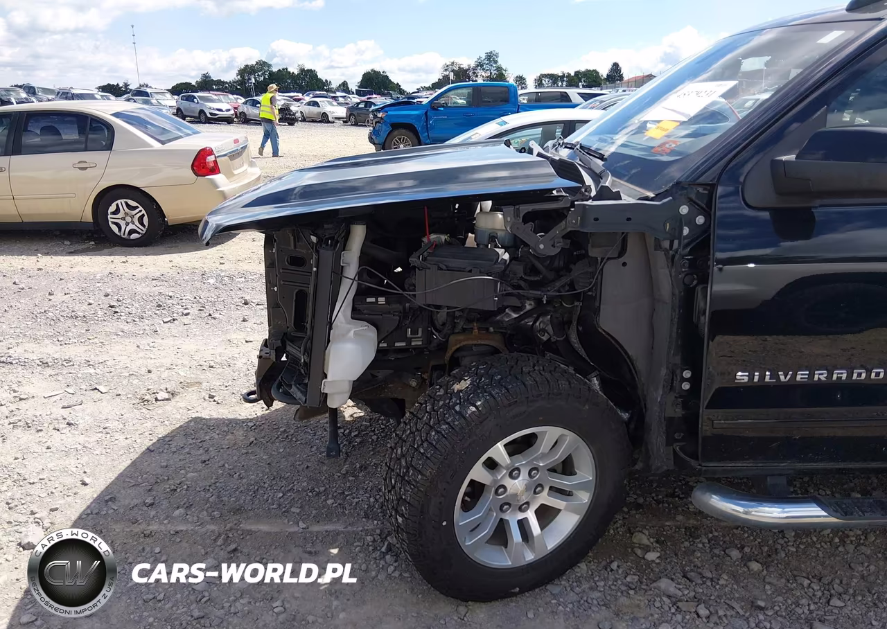 2018 Chevrolet Silverado 1500 1Lt VIN:3GCUKREC6JG643937 - 18