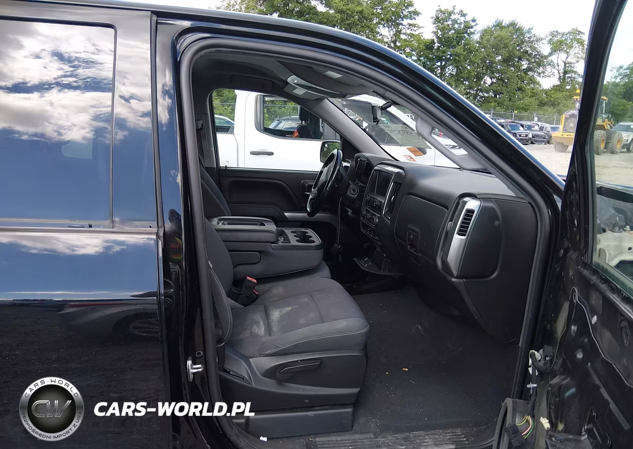 2018 Chevrolet Silverado 1500 1Lt VIN:3GCUKREC6JG643937 - 5