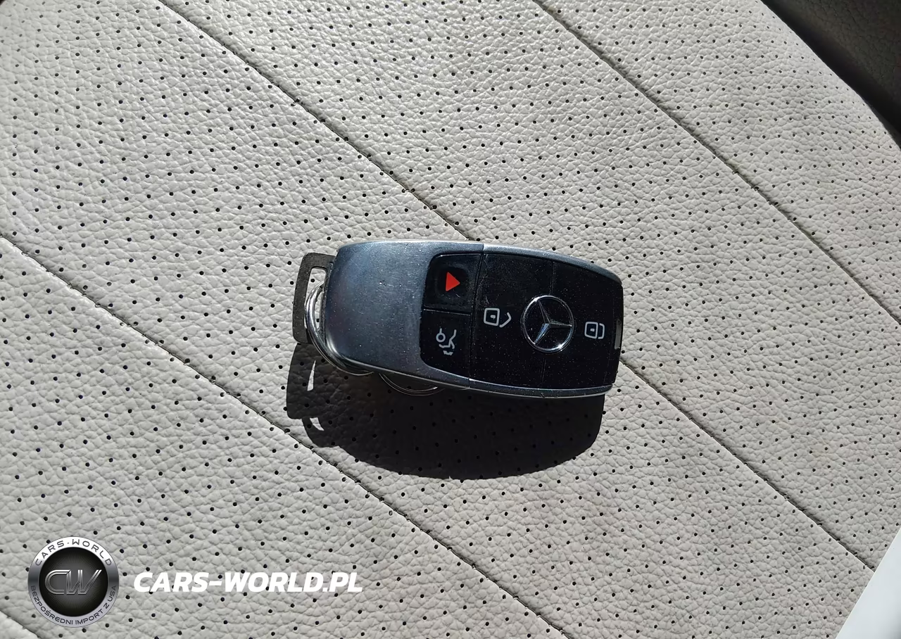 2019 Mercedes-Benz E 300 4Matic VIN:WDDZF4KB7KA622979 - 11